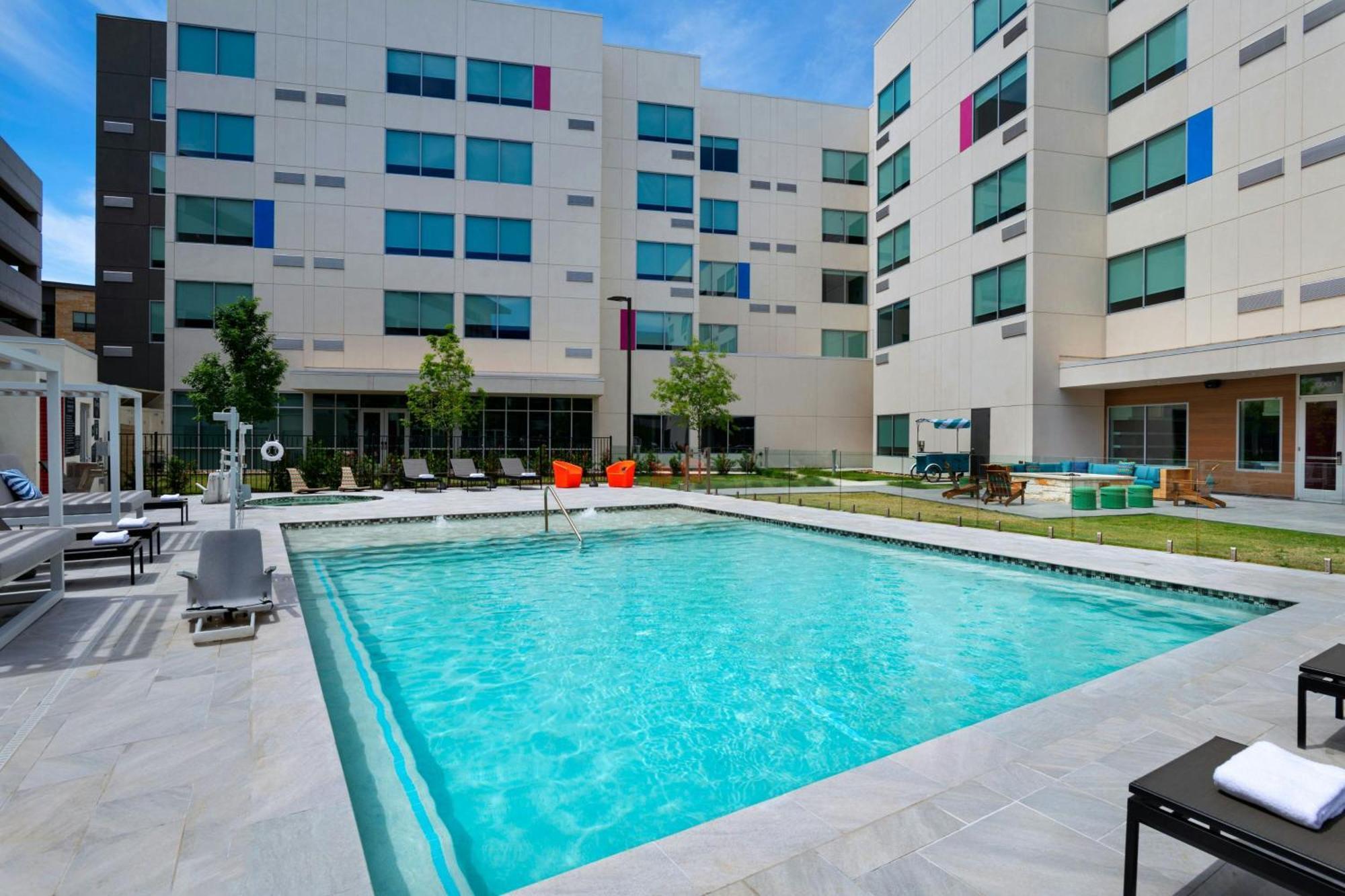 Aloft Austin Southwest Hotel Exterior photo
