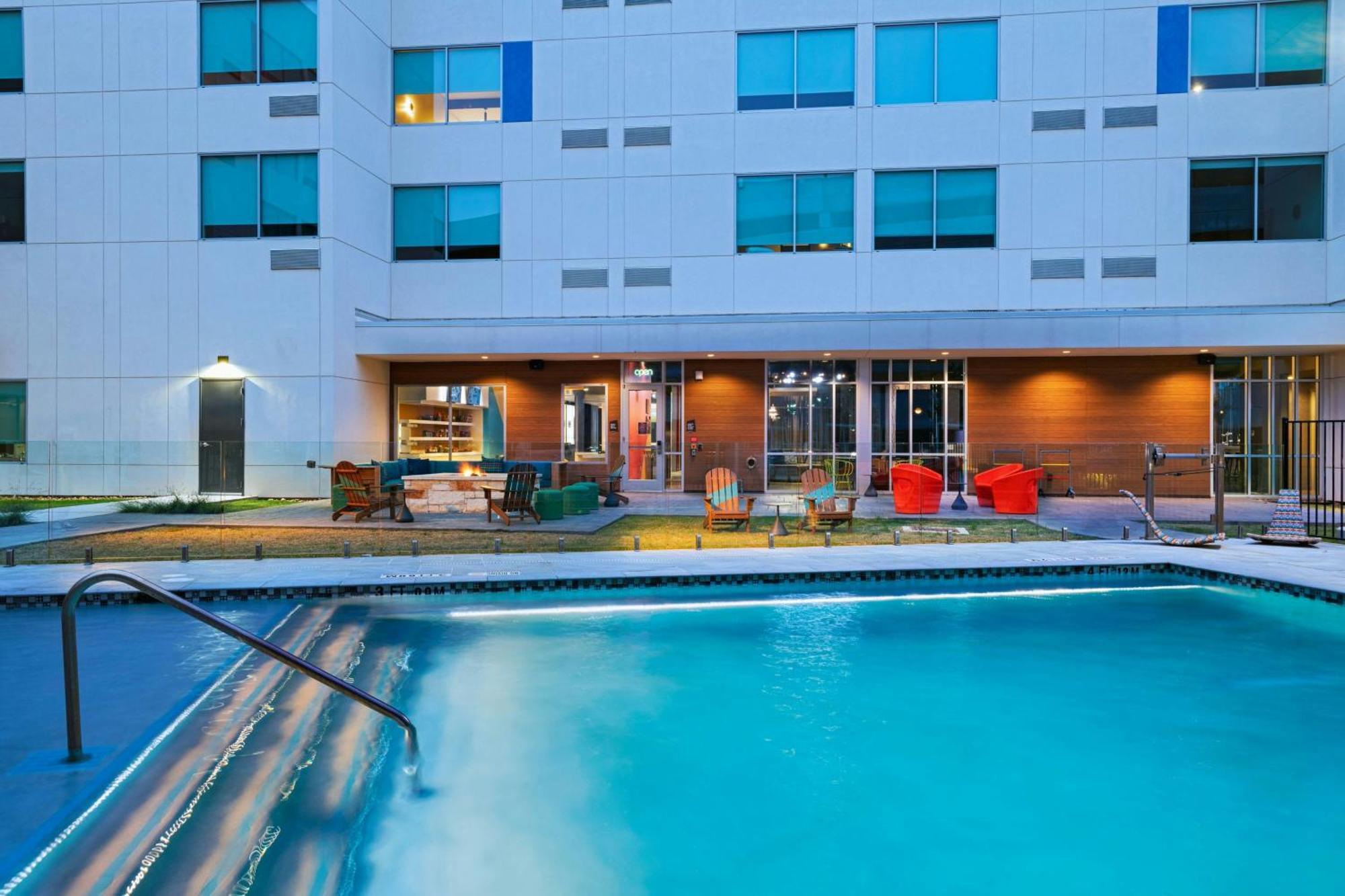 Aloft Austin Southwest Hotel Exterior photo