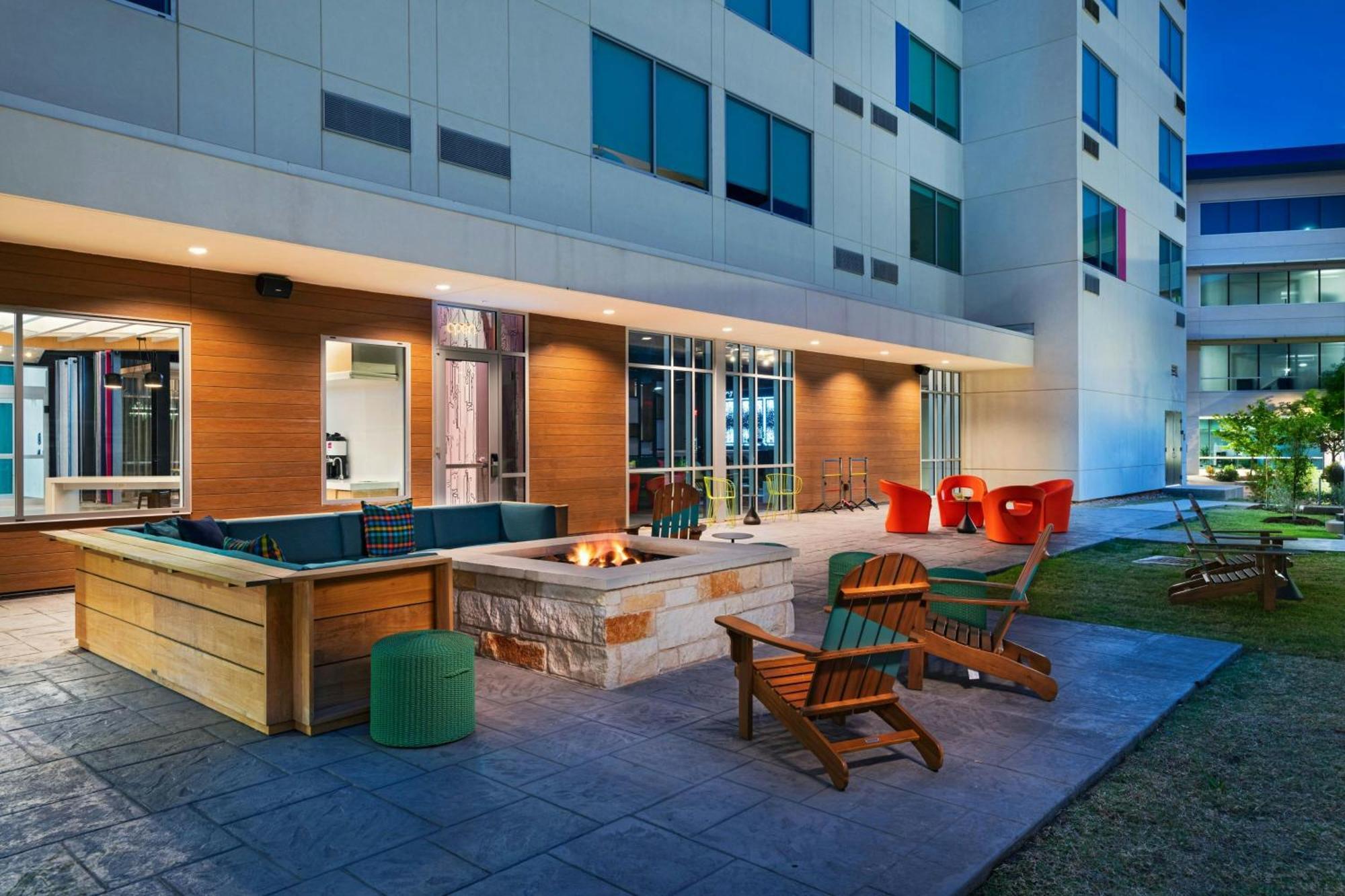 Aloft Austin Southwest Hotel Exterior photo